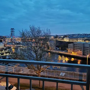 https://une-belle-vue-de-brest-t2-lumineux-centre-ville.inbrittany.com
